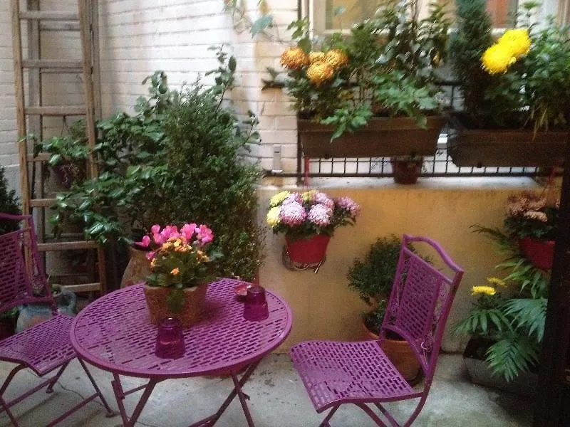 Virgina Hotell Paris 3*,